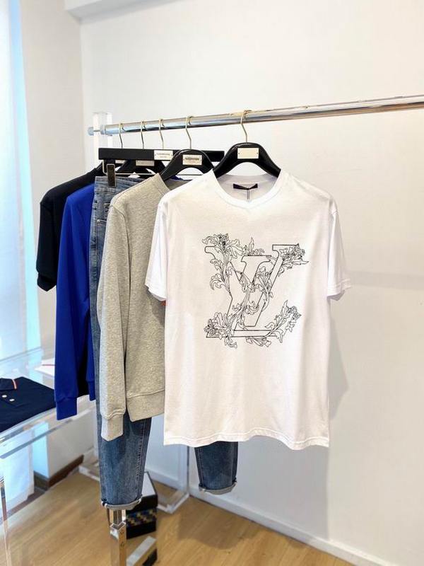 Louis Vuitton Men's T-shirts 1043